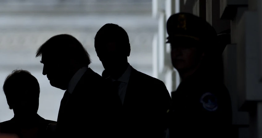 Đảng Cộng hòa bắt đầu nếm mùi bị trả đũa từ bộ sậu của ông Trump. 