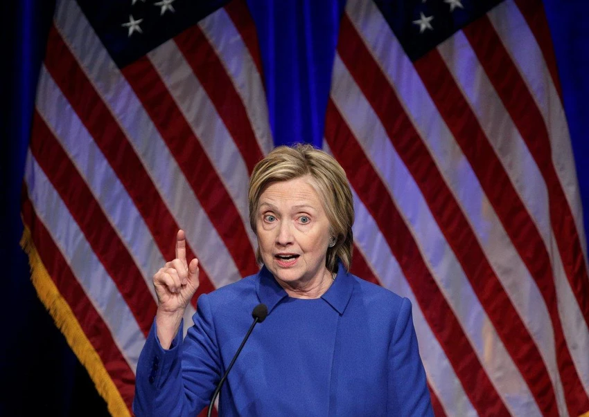 Bà Clinton kêu gọi người dân vượt qua sự chia rẽ của đất nước. 