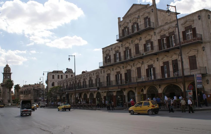 Khu vực tháp đồng hồ Bab al-Faraj ở Aleppo ngày 6-10-2010. 
