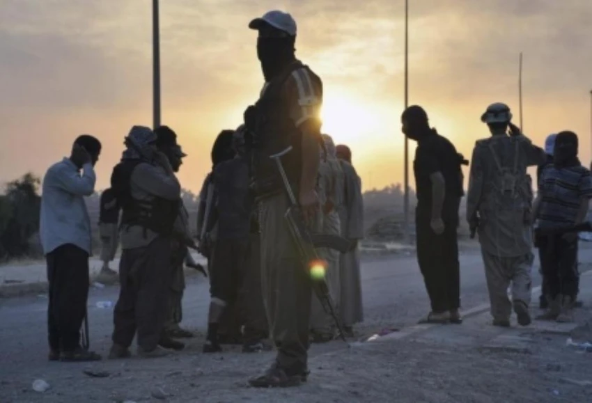 Phần tử IS bên trong Mosul. Ảnh: REUTERS 
