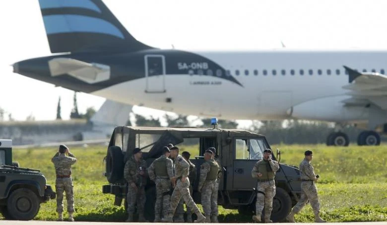 Chiếc máy bay đã hạ cánh an toàn xuống sân bay Malta. Ảnh: REUTERS