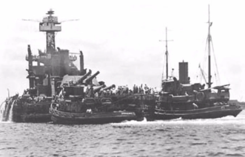 Tàu USS West Virginia bị tấn công trong trận Trân Châu Cảng. Ảnh: IBIBLO