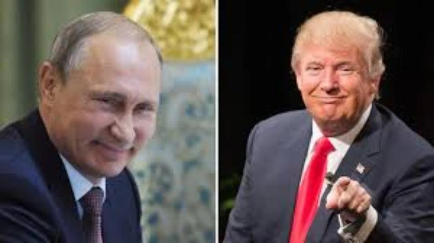 Ông Trump (phải) khen ông Putin (trái ) thông minh khi không trục xuất nhà ngoại giao Mỹ. Ảnh: AP 