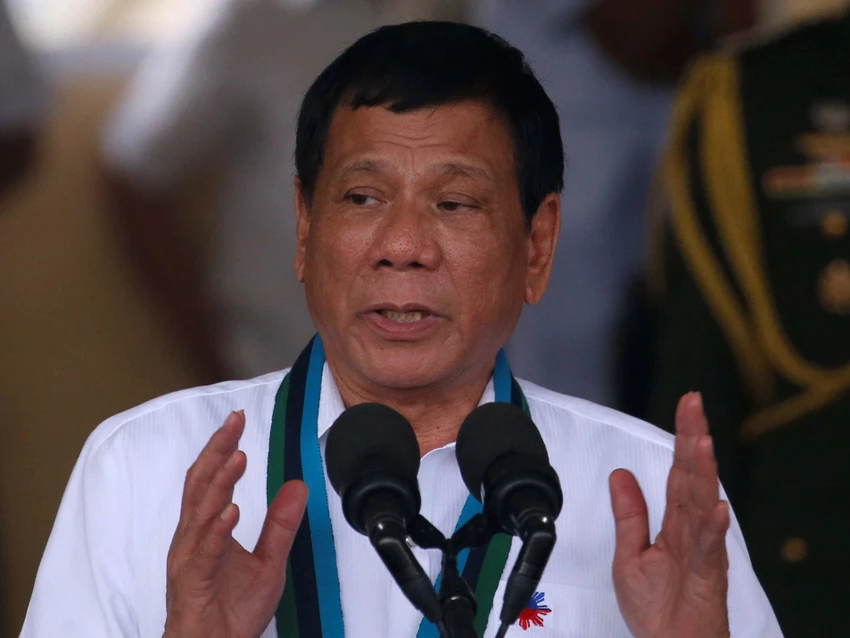 Tổng thống Philippines Rodrigo Duterte phát biểu tại một căn cứ quân đội ở TP Quezon, Metro Manila vào ngày 7-12-2016. Ảnh: REUTERS