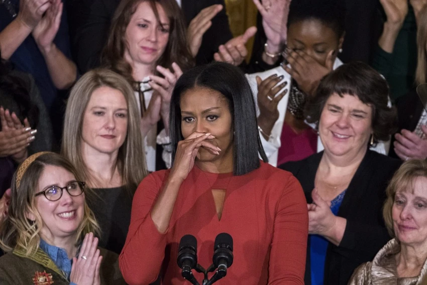 Đệ nhất phu nhân Mỹ Michelle Obama trong lần phát biểu chính thức cuối cùng tại Nhà Trắng ngày 6-1. Ảnh: GETTY IMAGES