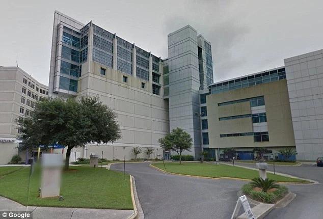 Bệnh viện UF Health Jacksonville, nơi cô bé Kamiyah Morley bị bắt đi. Ảnh: DAILY MAIL
