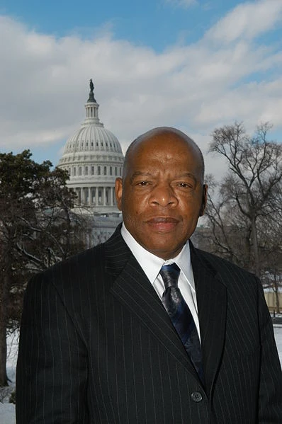 33 nghị sĩ Dân chủ không dự lễ nhậm chức của ông Trump ảnh 1 Nghị sĩ Dân chủ John Lewis quyết định không tham dự lễ nhậm chức của ông Trump vì không xem ông Trump là “tổng thống hợp pháp”. Ảnh: WIKIPEDIA