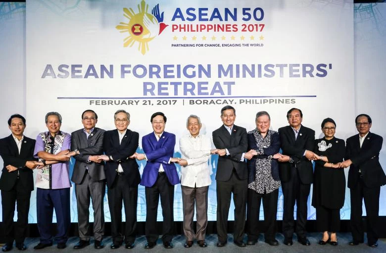 Các Bộ trưởng Ngoại giao ASEAN tại hội nghị ở Boracay (Philippines) ngày 21-2. Ảnh: REUTERS
