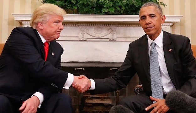 Ông Donald Trump (trái) đến Nhà Trắng thăm Tổng thống Barack Obama (phải) một ngày sau khi đắc cử. Ảnh: BGR.COM