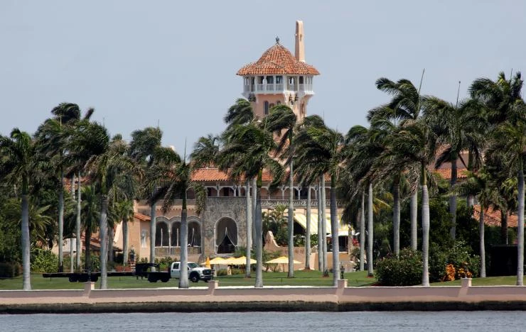 Khu nghỉ mát Mar-a-Lago của Tổng thống Trump, nơi ông sẽ đón tiếp Chủ tịch Tập trong 2 ngày 6 và 7-4. Ảnh: REUTERS