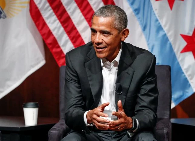 Cựu Tổng thống Mỹ Barack Obama phát biểu tại một hội nghị với những người trẻ tại đại học Chicago, bang Illinois (Mỹ) ngày 24-4. Ảnh: REUTERS