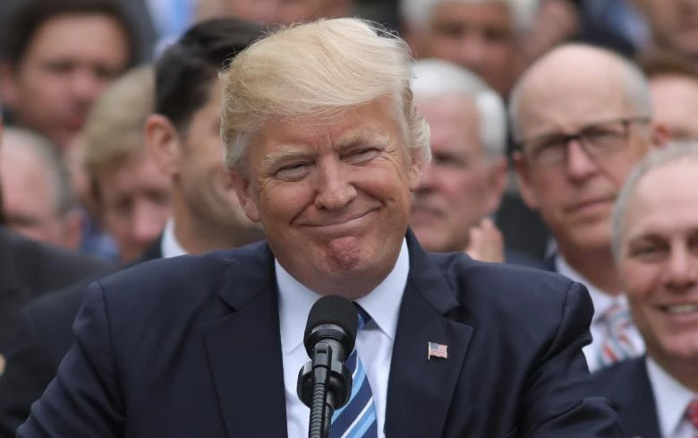 Ông Trump muốn các đồng minh chia sẻ tài chính nhiều hơn trong cuộc chiến chống khủng bố. Ảnh: REUTERS