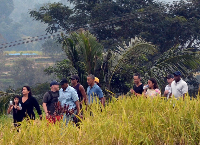 Gia đình Obama tham quan ruộng bậc thang ở Bali ngày 25-6. Ảnh: AFP