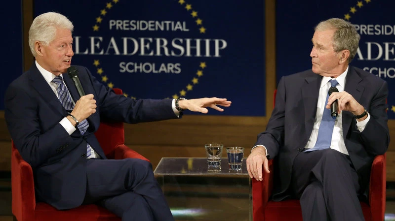 Những lời nói của hai ông Clinton và Bush được cho là gián tiếp ám chỉ ông Trump. Ảnh: REUTERS