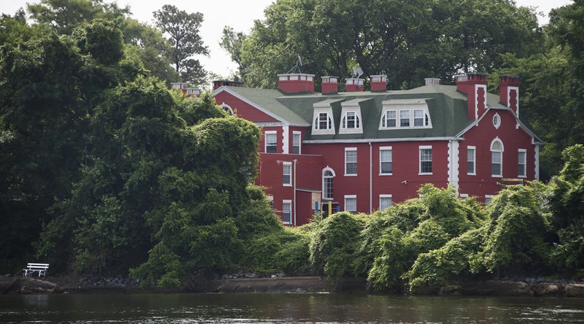 Một khu phức hợp ngoại giao Nga ở bang Maryland (Mỹ). Ảnh: AFP