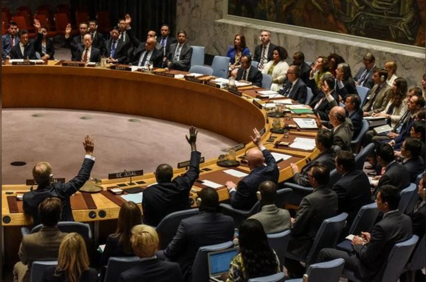 Hội đồng Bảo an LHQ biểu quyết trừng phạt Triều Tiên ngày 11-9. Ảnh: REUTERS