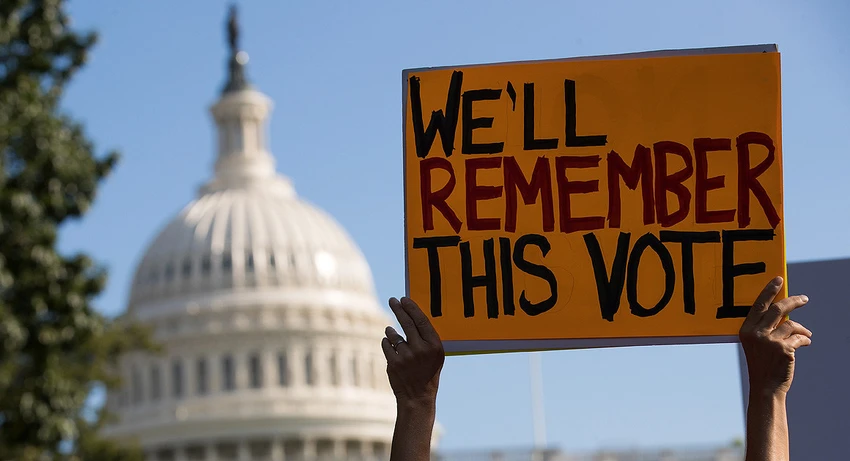 Biểu tình phản đối hủy bỏ Obamacare tại Mỹ. Ảnh: GETTY IMAGES