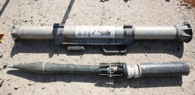 Pháo chống tăng PG-9 nòng 73mm được IS cải tiến lại. Vũ khí này được Romania sản xuất năm 2016, xuất khẩu sang Mỹ, và được nhìn thấy ở Mosul (Iraq) năm 2017, theo CAR. Ảnh: SEATTLE TIMES
