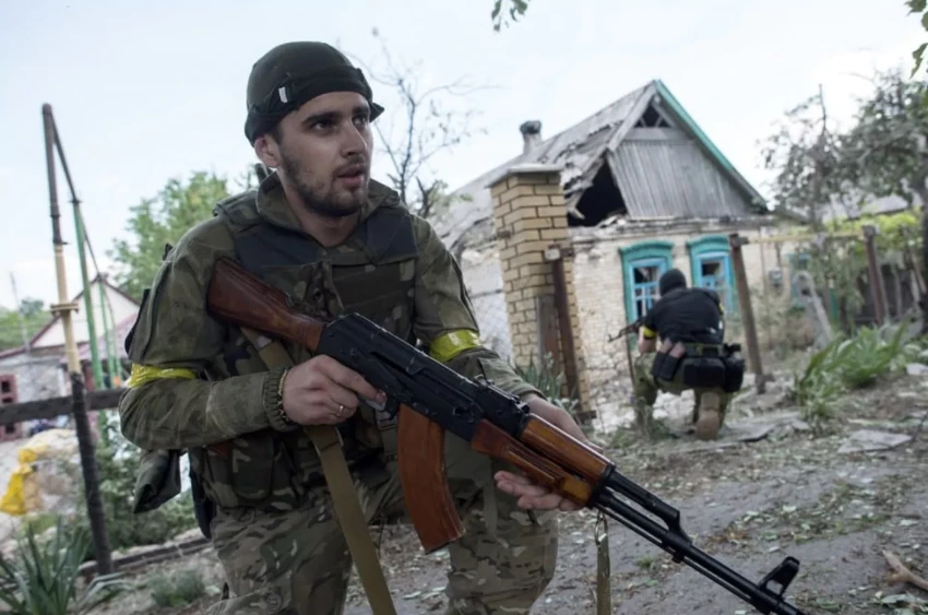 Binh sĩ Ukraine tại vùng Donetsk, đông Ukraine. Ảnh: AP