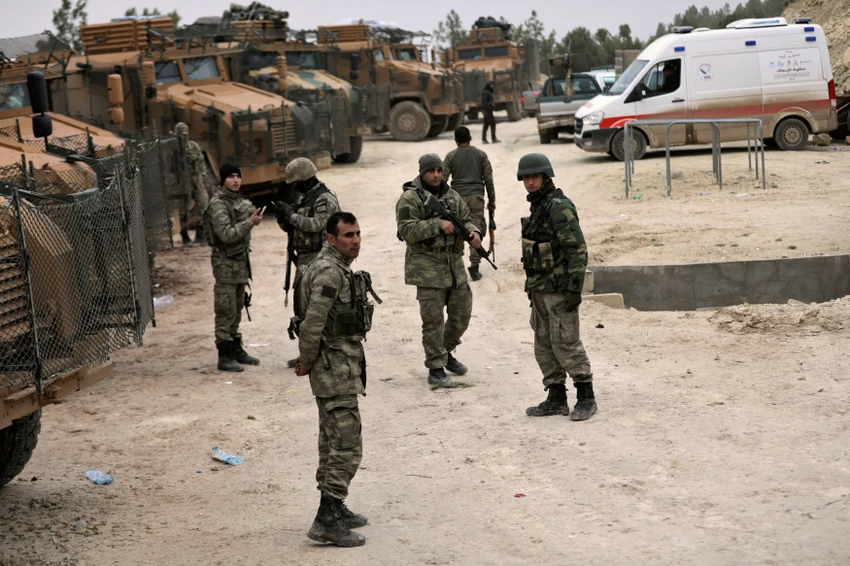 Quân Thổ Nhĩ Kỳ gần núi Barsaya, đông bắc Afrin (Syria) ngày 22-1. Ảnh: REUTERS
