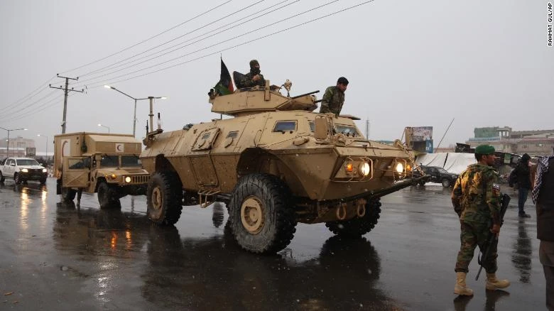 Xe quân đội Afghanistan đến hiện trường vụ tấn công học viện quốc phòng Marshal Fahim ở Kabul hồi tháng 1. Ảnh: CNN