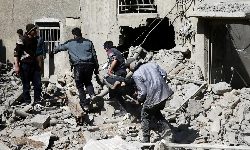 Đổ nát và thương vong ở Đông Ghouta (Syria). Ảnh: REUTERS