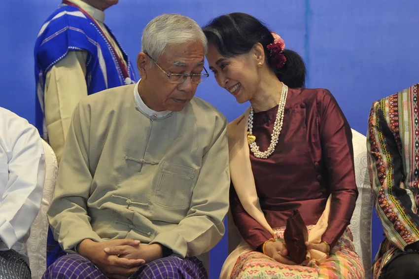 Tổng thống Myanamr Htin Kyaw và Cố vấn Nhà nước Aung San Suu Kyi tại Naypyitaw tháng 10-2017. Ảnh: AFP