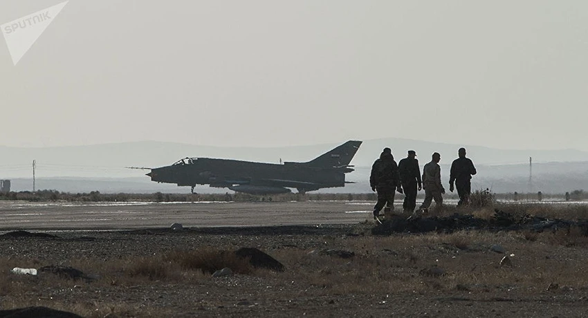 Tiêm kích Su-22 của Nga tại căn cứ không quân T-4 ở tỉnh Homs (Syria). Ảnh: SPUTNIK