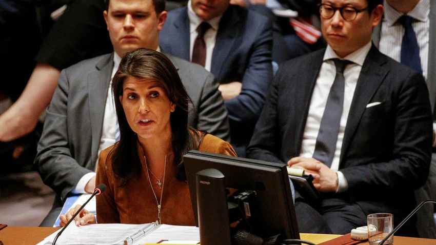 Đại sứ Mỹ tại LHQ Nikki Haley tại phiên họp HĐBA LHQ ngày 9-4. Ảnh: REUTERS