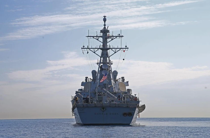 Tàu khu trục tên lửa USS Donald Cook đang ở không xa bờ biển Syria. Ảnh: GETTY IMAGES