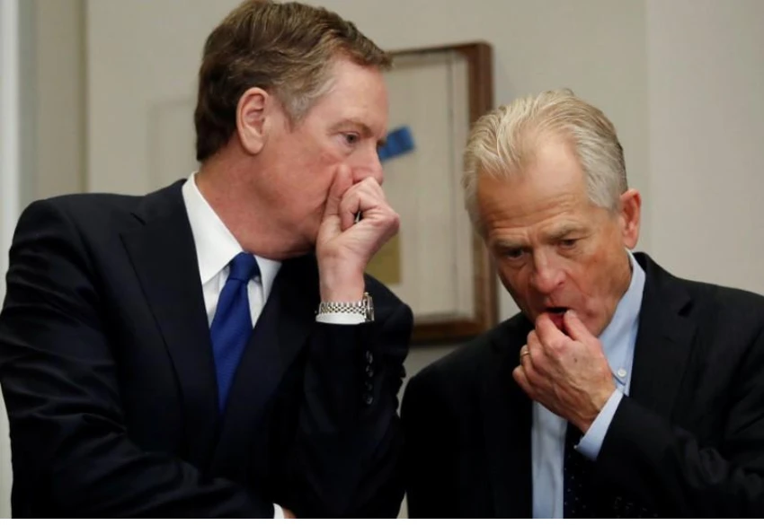 Đại diện thương mại Mỹ Robert Lighthizer (trái) và Cố vấn chính sách kinh tế Nhà Trắng Larry Gudlow có mặt trong phái đoàn Mỹ đàm phán với Trung Quốc ngày 3-3. Ảnh: REUTERS