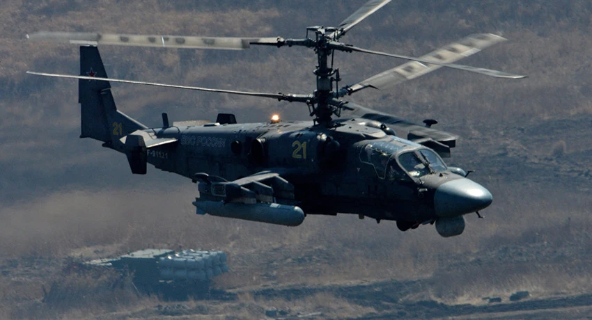 Trực thăng tấn công Ka-52 Alligator được trang bị hệ thống tên lửa Bal trong một cuộc tập trận. Ảnh: SPUTNIK