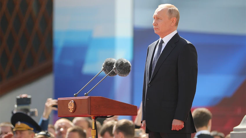 Tổng thống Nga Vladimir Putin trong lễ nhậm chức ngày 7-5, sẽ phải đối mặt các thách thức trẻ hóa đội ngũ, chuyển giao quyền lực suôn sẻ, và phát triển kinh tế. Ảnh: RT