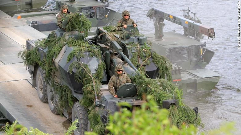 NATO trong cuộc tập trận ở Lithuania năm 2017. Ảnh: CNN