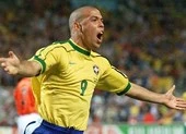 FIFA, 'người ngoài hành tinh' Ronaldo nhắn gì đội bóng nhí?