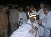 Bộ trưởng Nội vụ Pakistan thoát chết trong gang tấc 