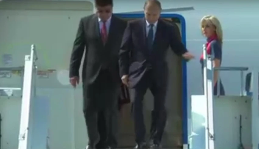Tổng thống Nga Vladimir Putin đến Helsinki trễ một tiếng so với lịch trình. Ảnh: TWITTER