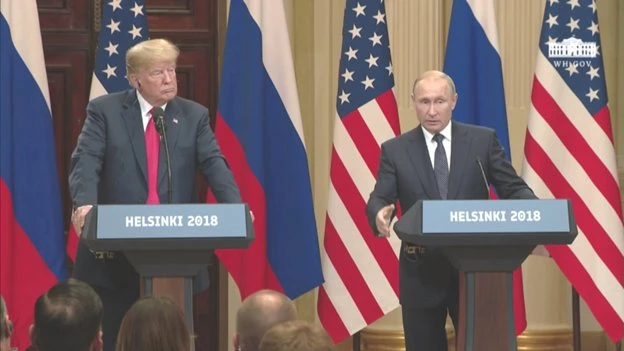 Hai ông Trump (trái) và Putin (phải) trong cuộc họp báo chung trong khuôn khổ thượng đỉnh Mỹ-Nga tại Helsinki (Phần Lan) ngày 16-7. Ảnh: GUARDIAN