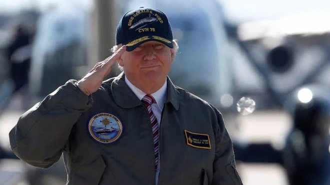Với tư cách Tổng tư lệnh quân đội Mỹ, ông Trump yêu cầu tổ chức lễ duyệt binh ở thủ đô Washington. Ảnh: REUTERS