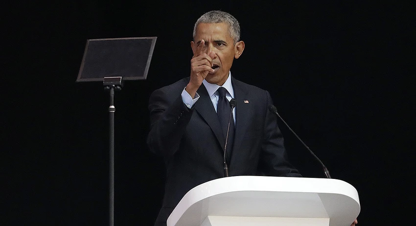 Cựu Tổng thống Mỹ Barack Obama phát biểu tại TP Johannesburg ngày 17-7, rằng mọi người đang sống trong thời kỳ lạ lùng và bất ổn. Ảnh: AP