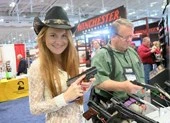 Ông Trump và mối phiền mới nữ gián điệp Nga Butina
