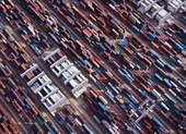 Ông Trump chính thức áp thuế 25% lên 50 tỉ USD hàng Trung Quốc