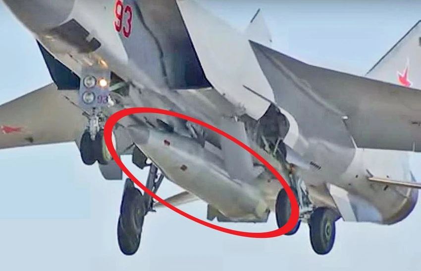 Tên lửa siêu thanh Kinzhal của Nga. Ảnh: AVIATIONIST