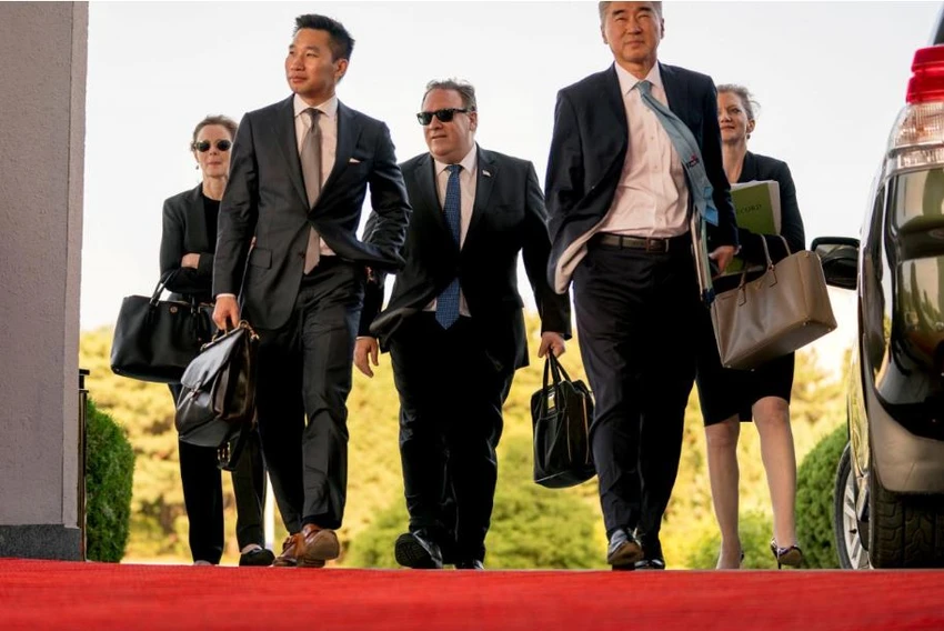 Ngoại trưởng Mỹ Mike Pompeo trở về nhà khách Park Hwa ở Bình Nhưỡng sau cuộc gặp với Phó Chủ tịch đảng Lao động Triều Tiên Kim Yong-chol, trong chuyến sang Triều Tiên ngày 6-7. Ảnh: REUTERS