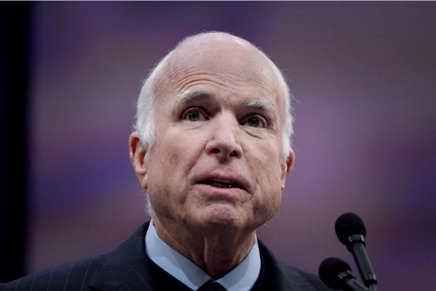 Thượng nghị sĩ Cộng hòa McCain thời điểm tháng 10-2017, 3 tháng sau khi biết mình bị ung thư não và 10 tháng trước khi mất. Ảnh: REUTERS