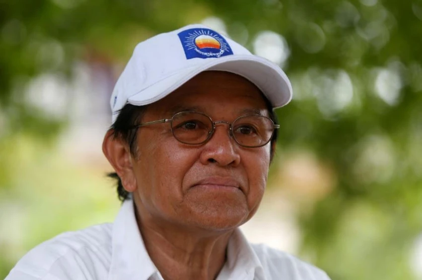 Lãnh đạo Kem Sokha của đảng Cứu quốc trong cuộc trả lời phỏng vấn Reuters ngày 28-5-2017, tại tỉnh Prey Veng (Campuchia). Ảnh: REUTERS