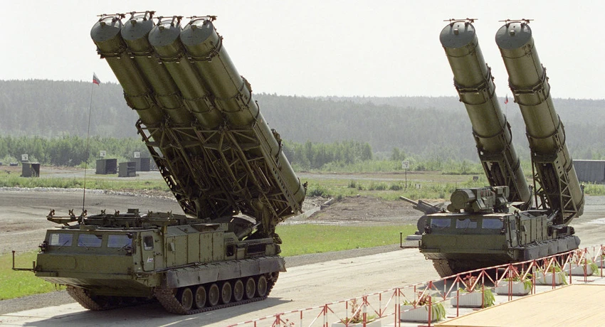 Hệ thống tên lửa phòng thủ S-300 của Nga. Ảnh: MITITARY