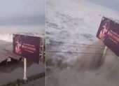 Sóng cao 2m tràn vào Indonesia sau động đất 7,5 độ Richter