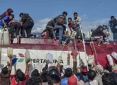 Indonesia: Cướp bóc tràn lan, người người kéo nhau rời Palu
