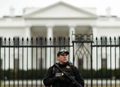 Phát hiện 2 phong bì đáng nghi gửi đến Tổng thống Trump